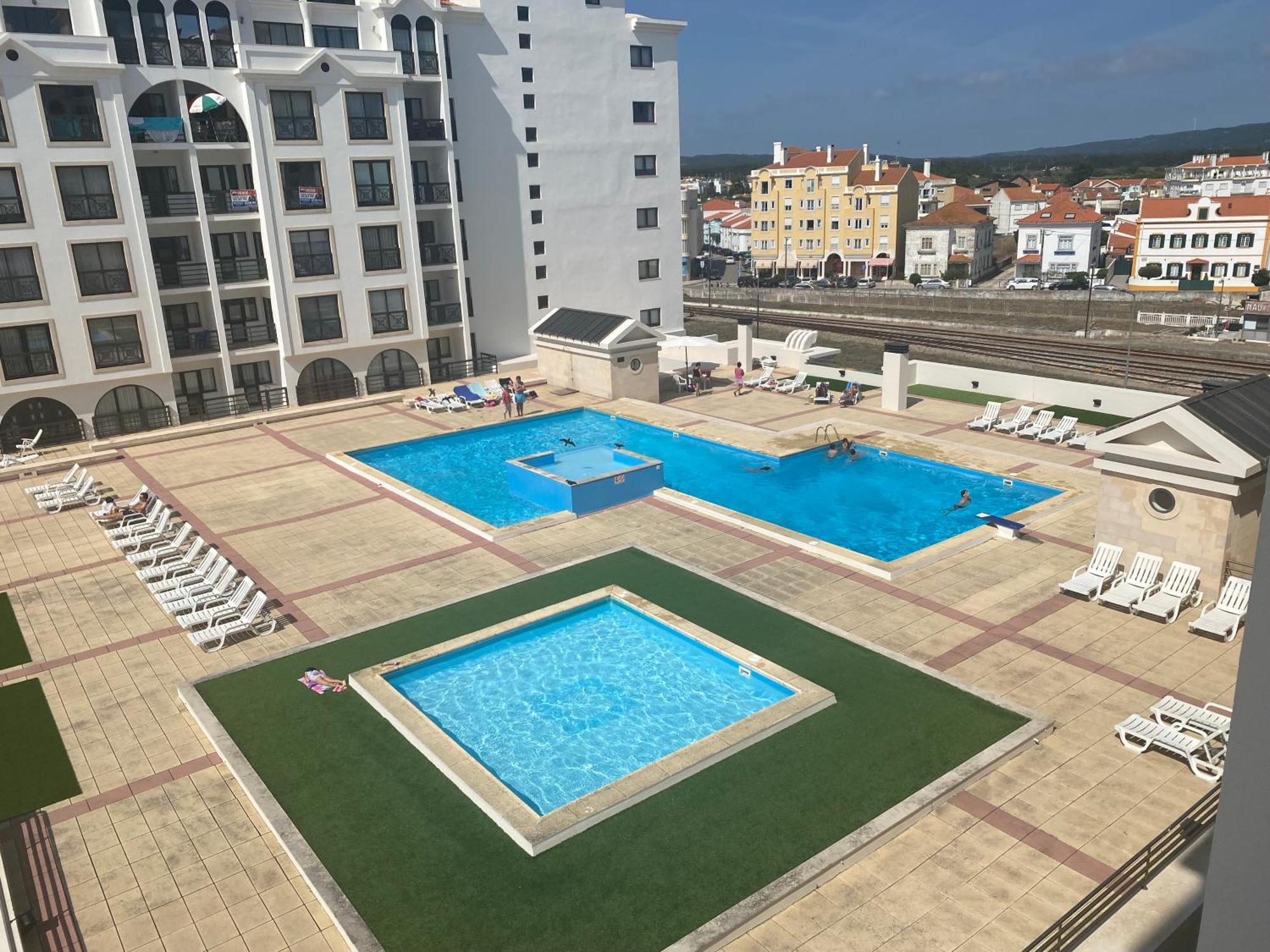 Beachfront 3Bdr Apt On Marginal Boulevard Сан-Мартінню-ду-Порту Екстер'єр фото